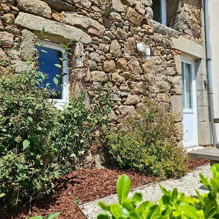 Authentique Avec Mezzanine Proche Du Puy Dufou *