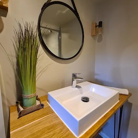 Authentique Avec Mezzanine Proche Du Puy Dufou Holiday home