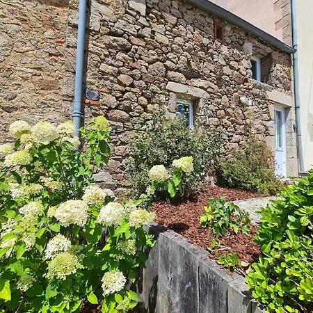 Authentique Avec Mezzanine Proche Du Puy Dufou *