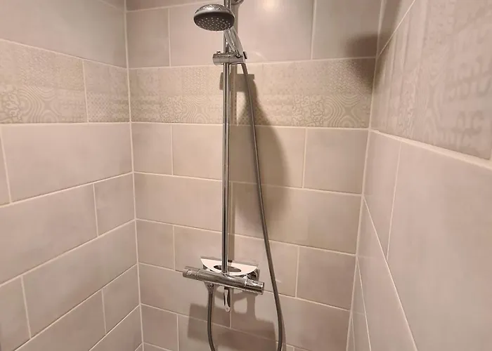 Authentique Avec Mezzanine Proche Du Puy Dufou בית נופש