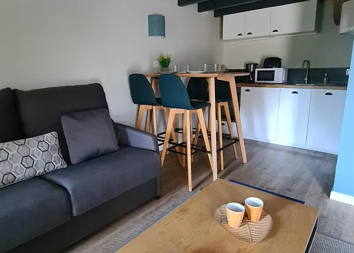 Authentique Avec Mezzanine Proche Du Puy Dufou